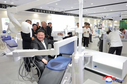 金正恩視察三家重要工廠企業，強調企業管理與戰略發展